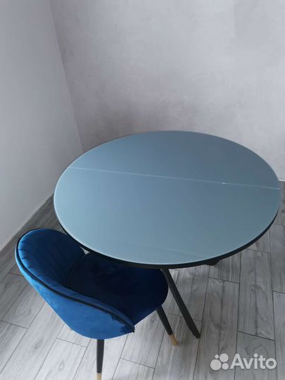 Кухонный стол стеклянный раскладной