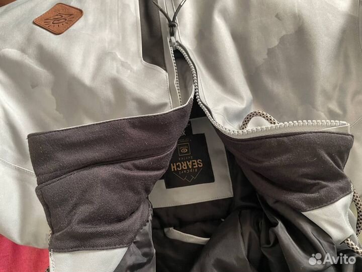 Сноубордическая куртка женская