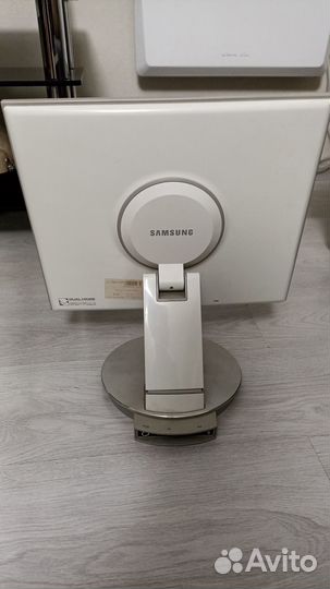 Профессиональный монитор Samsung 17