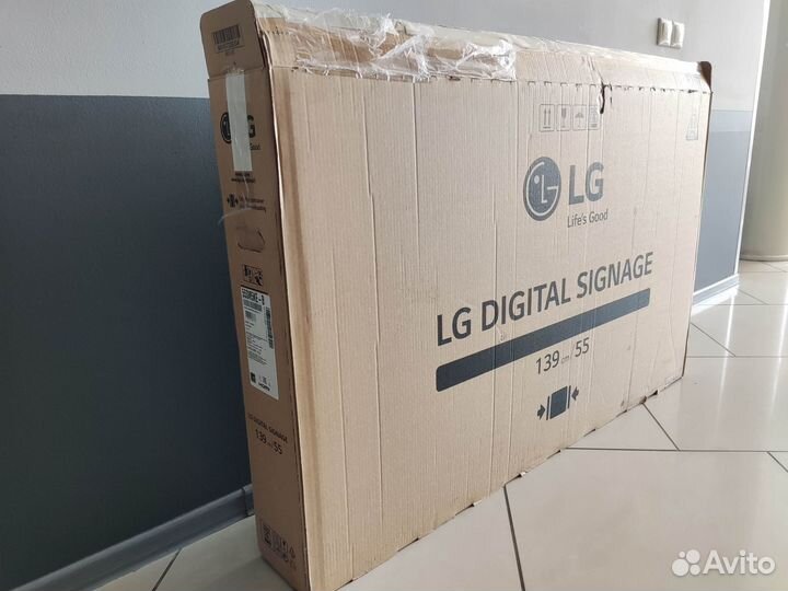 Профессиональная панель LG
