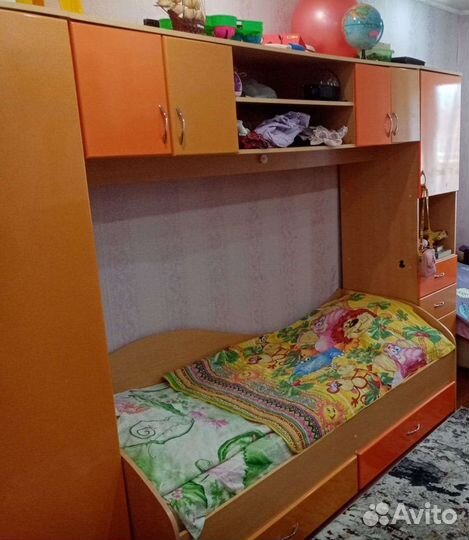 Детская стенка с кроватью