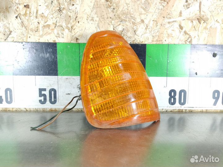 Поворотник правый E 123