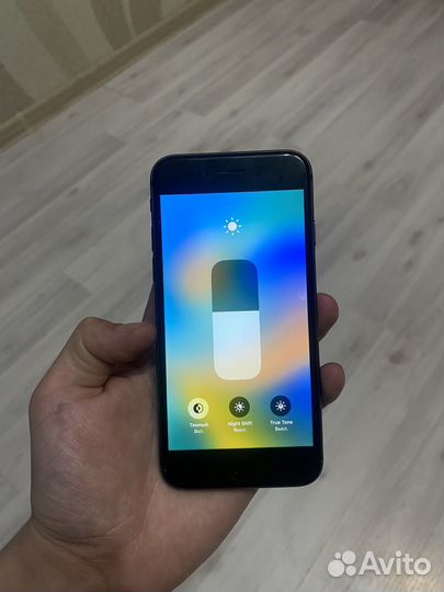 iPhone 8, 64 ГБ