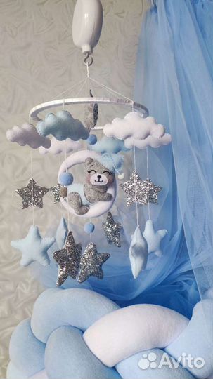 Мобиль из фетра в кроватку музыкальный