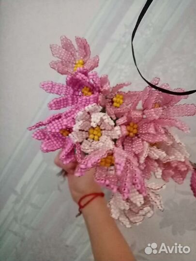 Букет цветовиз бисера ромашки Дальне-восточные