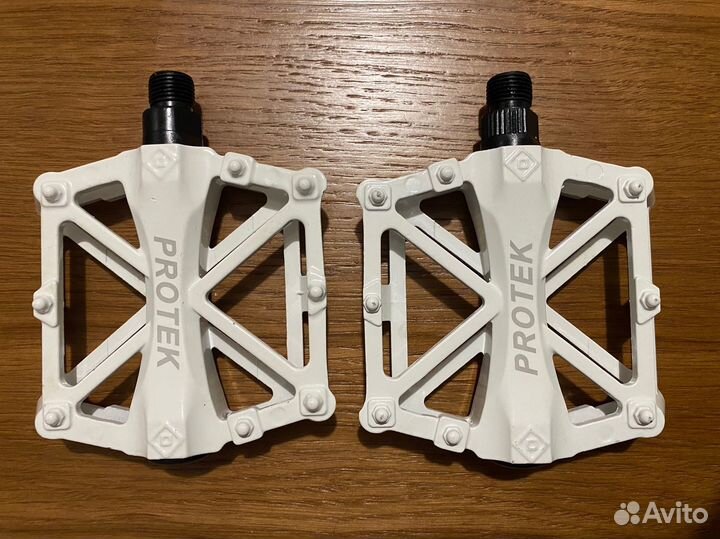 Педали для велосипеда