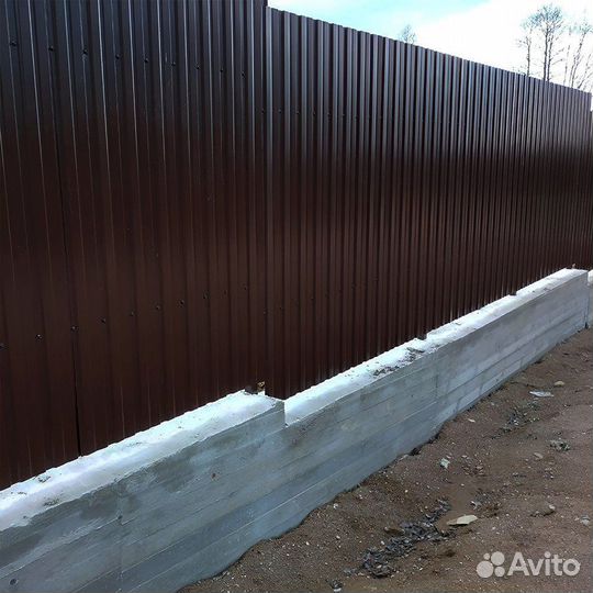 Забор из профлиста на ленточном фундаменте Торопец