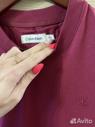 Новая Футболка Calvin Klein