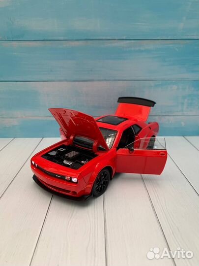 Модель авто Dodge Challenger SRT 1:24 металл