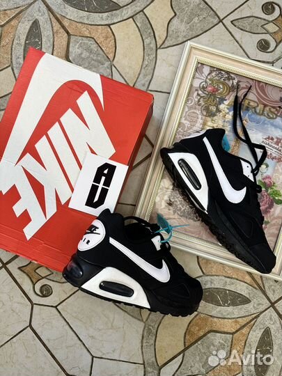 Nike Air Max Ivo