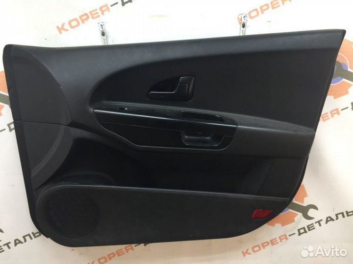 Обшивка двери передняя правая Kia Ceed ED