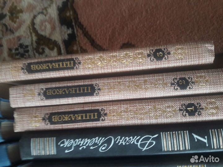Продам кники 100 за 1 шт