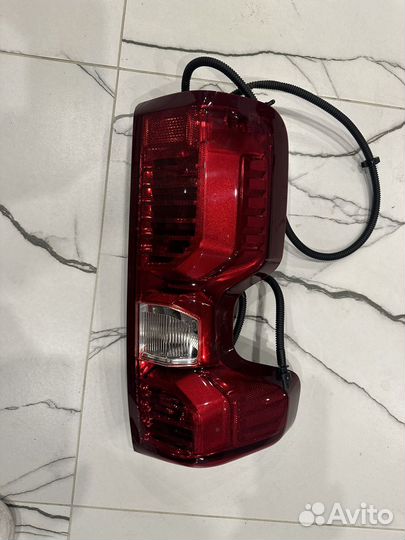Задний фонарь chevrolet silverado