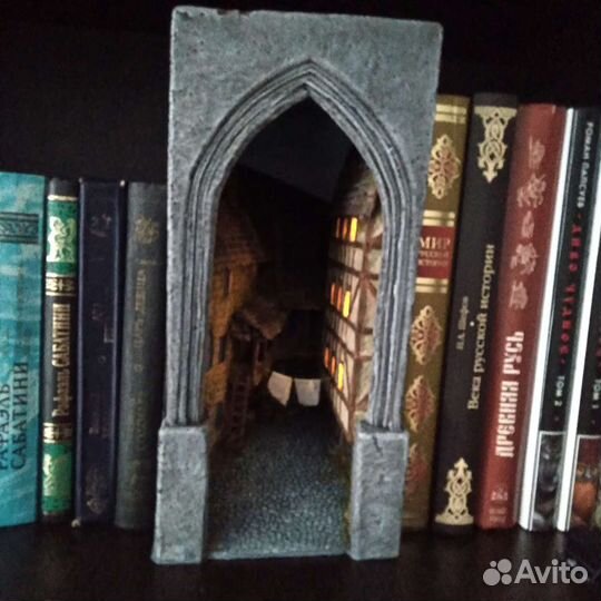 Ночник вкладка на книжную полку (book-nook)