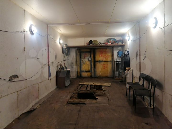 Гараж, > 30 м²