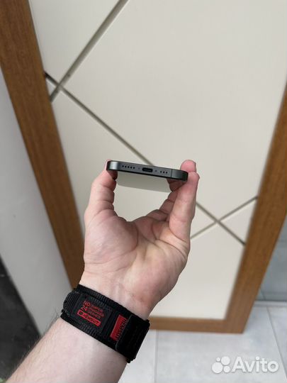 iPhone 15 Pro, 256 ГБ