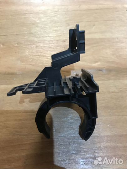 Кронштейн горловины бачка омывателя Polo 2010-2020