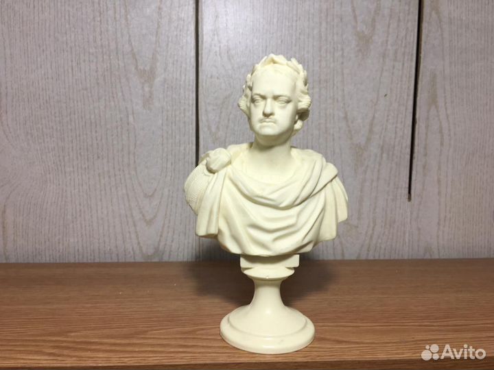 Бюсты всех русских царей и цариц династии Романовы