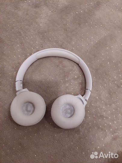 Беспроводные наушники jbl tune 520