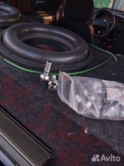 Болты с эксцентриком