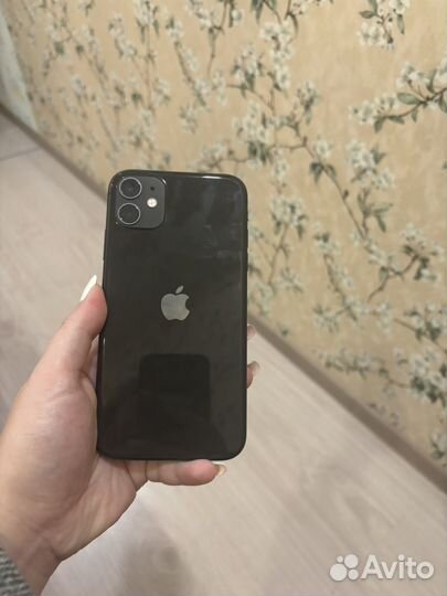 iPhone 11, 64 ГБ