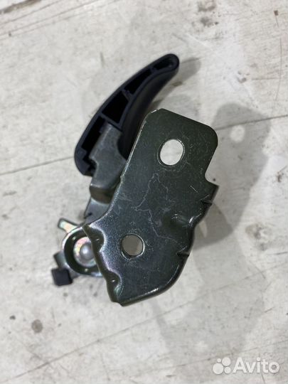 Ручка открывания капота Hyundai Matrix FC