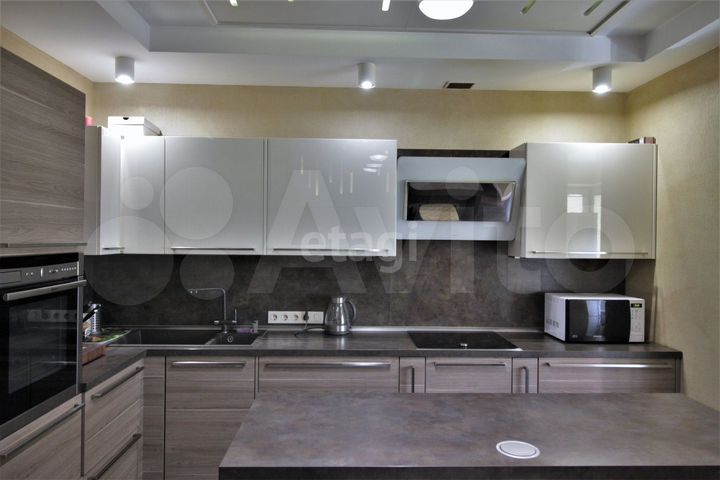 4-к. квартира, 98 м², 4/22 эт.