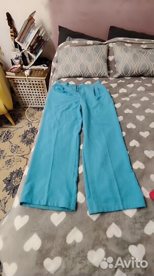 Костюм яркий голубой