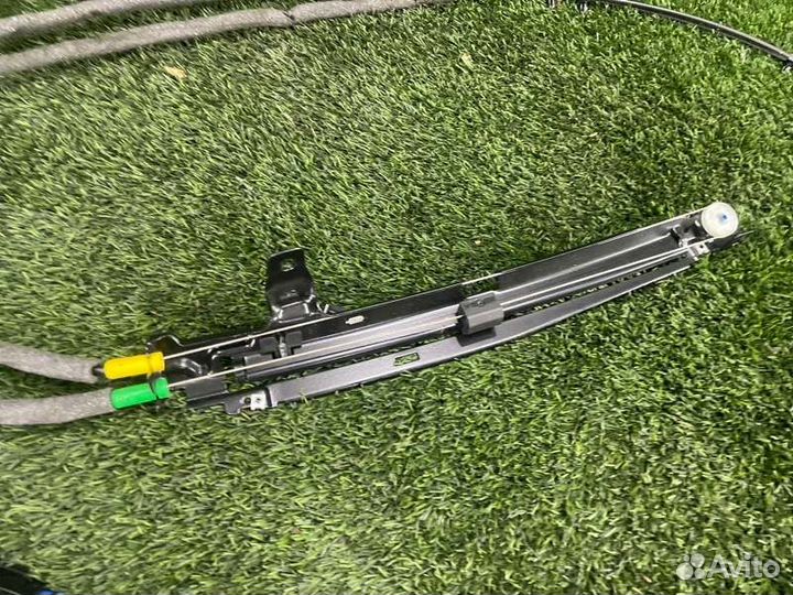 Направляющая шторки багажника задняя Bmw 5 F11