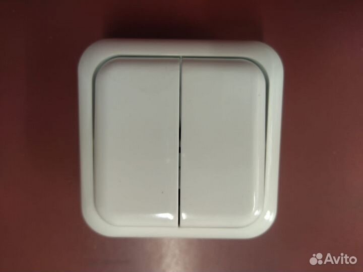 Выключатель двухклавишный