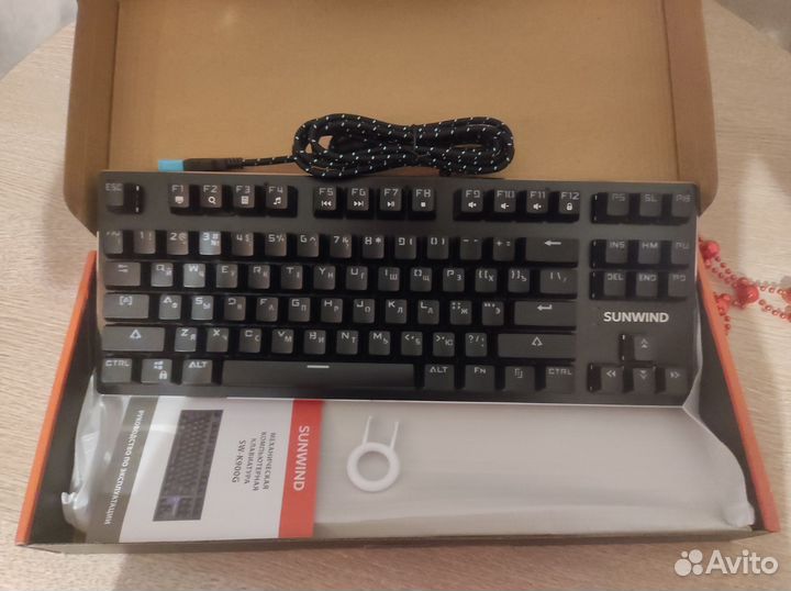 Клавиатура SunWind SW-K900G механическая черный