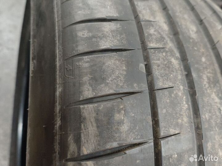 Michelin Pilot Sport 4 S 325/35 R23