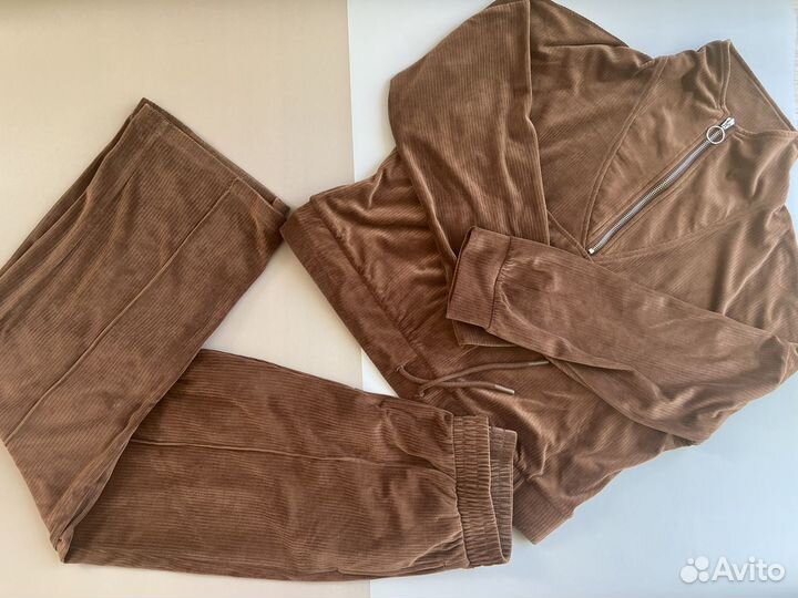 Женский спортивный костюм велюровый