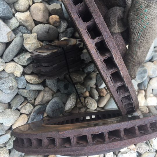 Суппорт передний тормозной диск Noah Voxy 60 2002