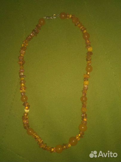 Янтарные бусы
