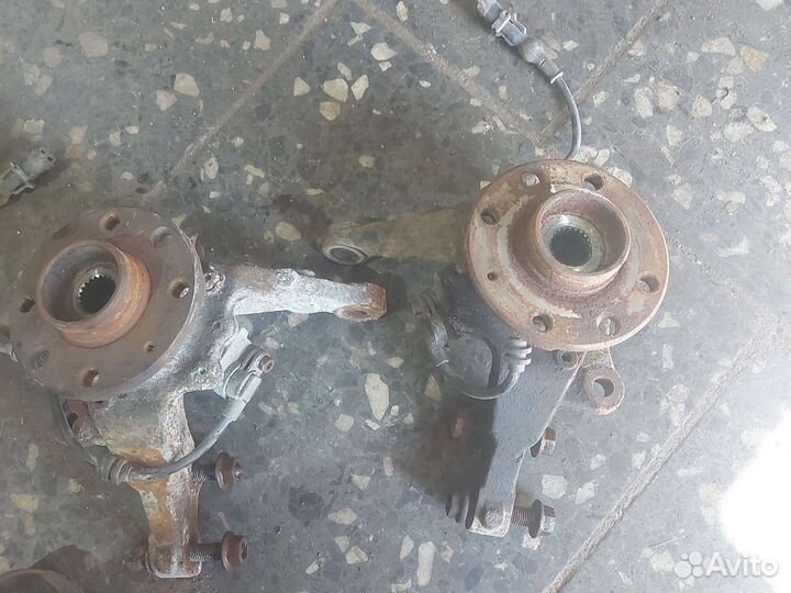 Кулаки передние Opel Corsa C 1.2 АКПП