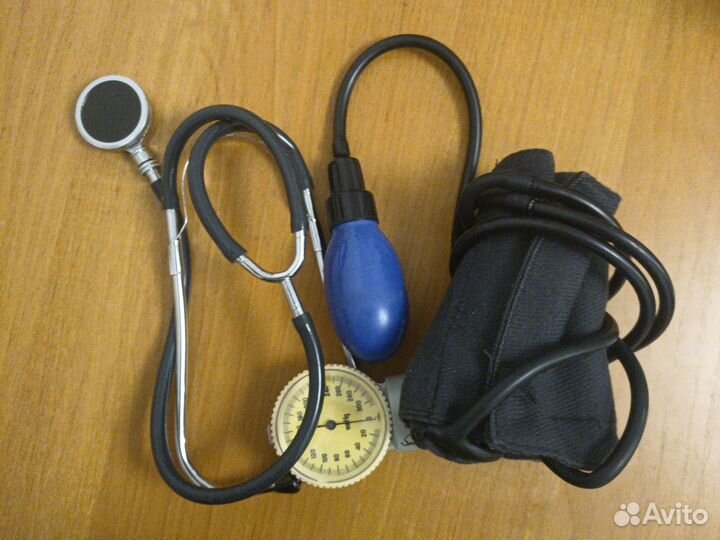 Тонометр ручной, сфигмоманометр, с фонендоскопом