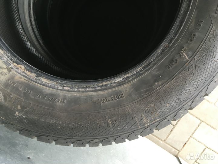 Gislaved Nord Frost 5 215/70 R16 35Q