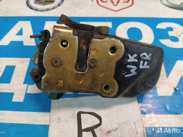 Замок двери перед правый Grand Cherokee WK 05-10