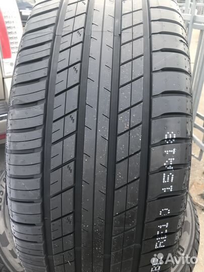 285/45R22 шины лето на Cadillac toyota Lexus новые