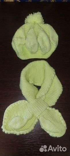 Комплект вязаный берет с бубоном и шарфом