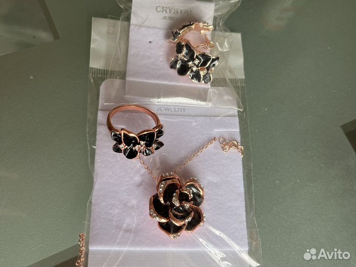 Комплект ювелирной бижутерии