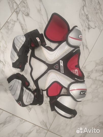 Нагрудник хоккейный