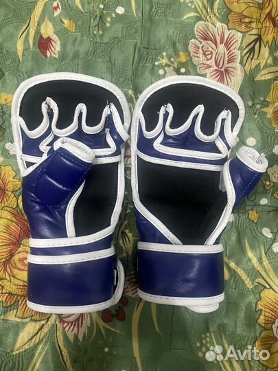 Боксерские перчатки