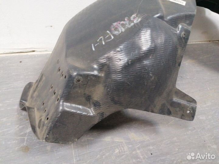 Подкрылок локер передний левый Ford Fiesta