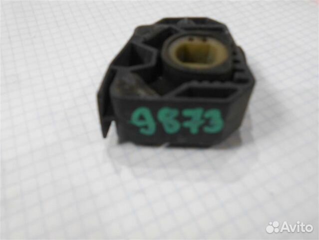 Кронштейн радиатора от VW Passat (B6) 2005-2010