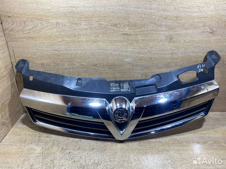 Решетка радиатора Opel Astra H рест Арт. 130323