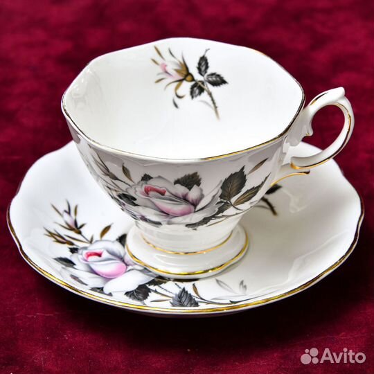Фарфоровая чайная пара