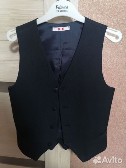 Жилетка для мальчика школьная