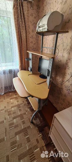 Компьютерный стол